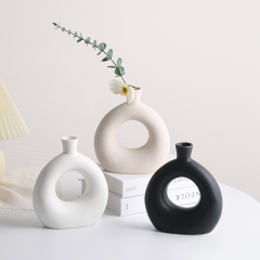 New ceramic decorative vase